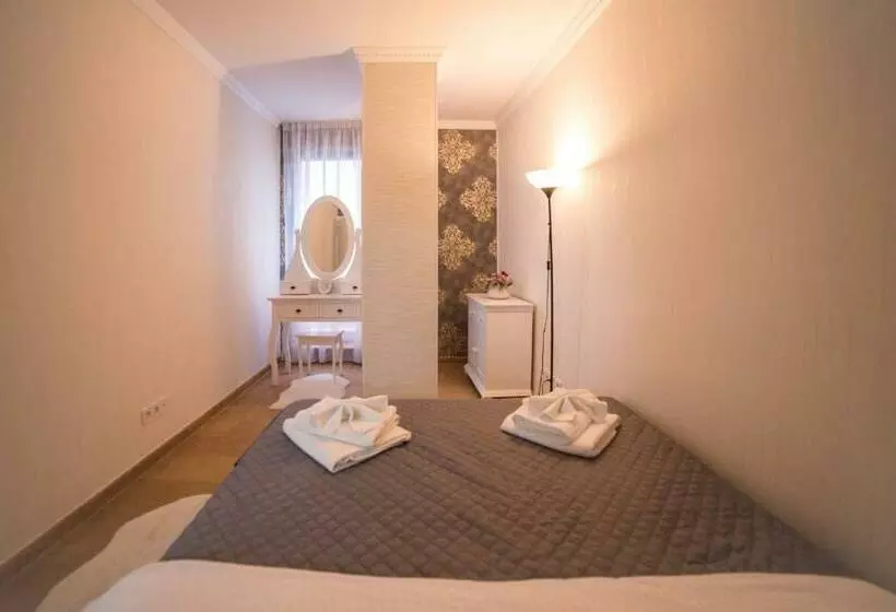 Lira Holiday Apartments