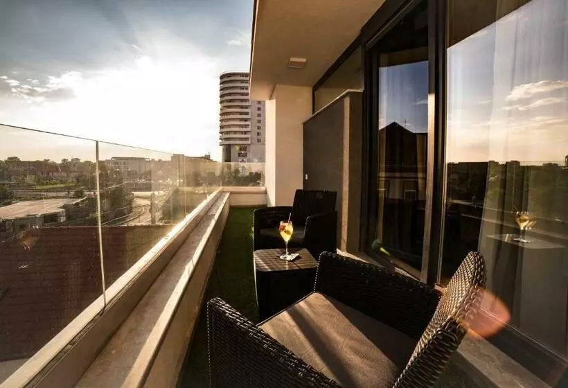 Lira Holiday Apartments