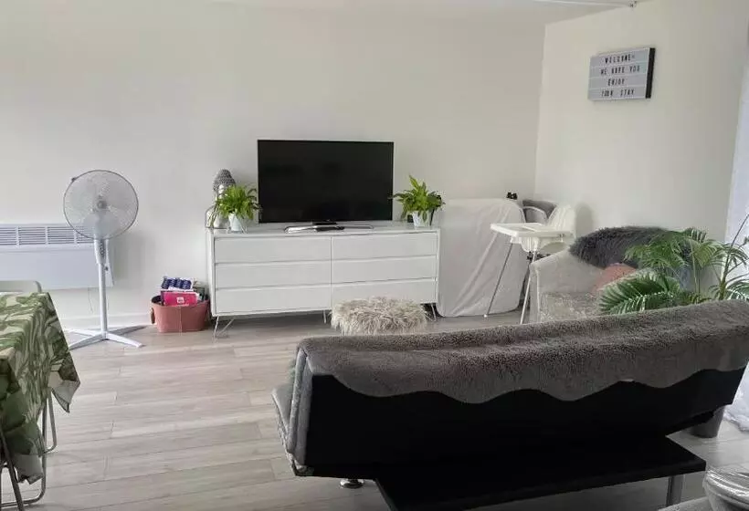 Nicolas Devon Air Bed And Breakfast