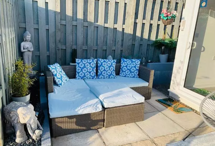 Nicolas Devon Air Bed And Breakfast