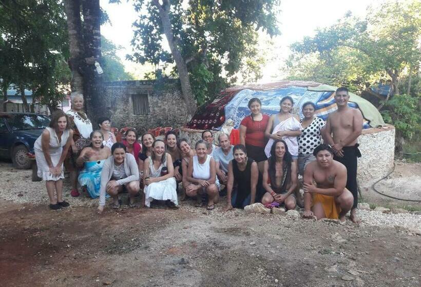 פנסיון Hostal Y Temazcal Guemez