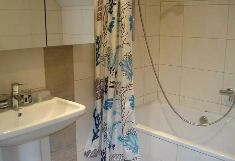 Aamiaismajoitus (B&B) Auro Ra