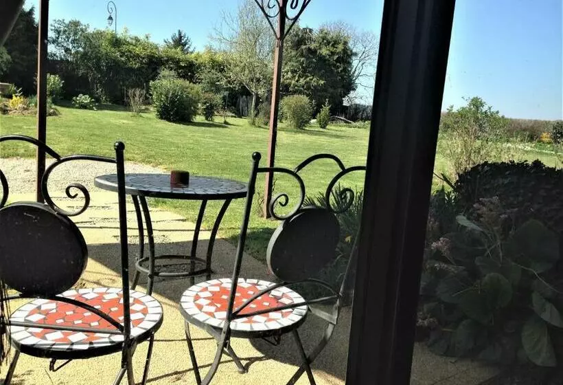 Aamiaismajoitus (B&B) Chambre D’hôte   Ilse S Garden Chair