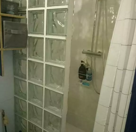 تختخواب و صبحانه Chambre Disney