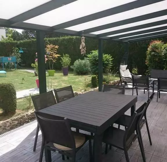 تختخواب و صبحانه Chambre Disney