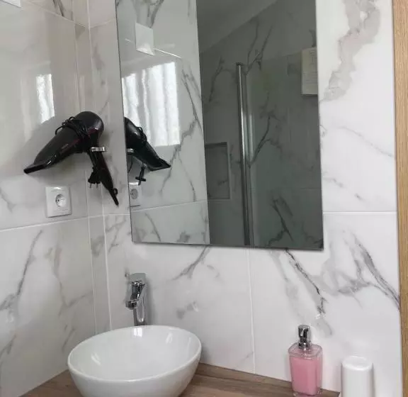 ベッドアンドブレックファースト Nova Delpa Al