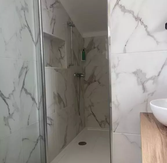 ベッドアンドブレックファースト Nova Delpa Al