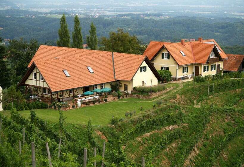 Bed and Breakfast Weingut Albert, Familie Cramer