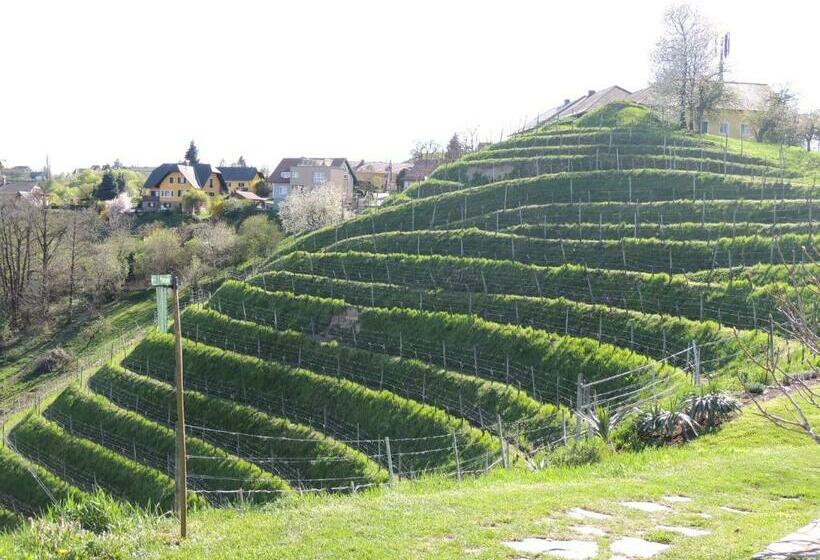 Bed and Breakfast Weingut Albert, Familie Cramer