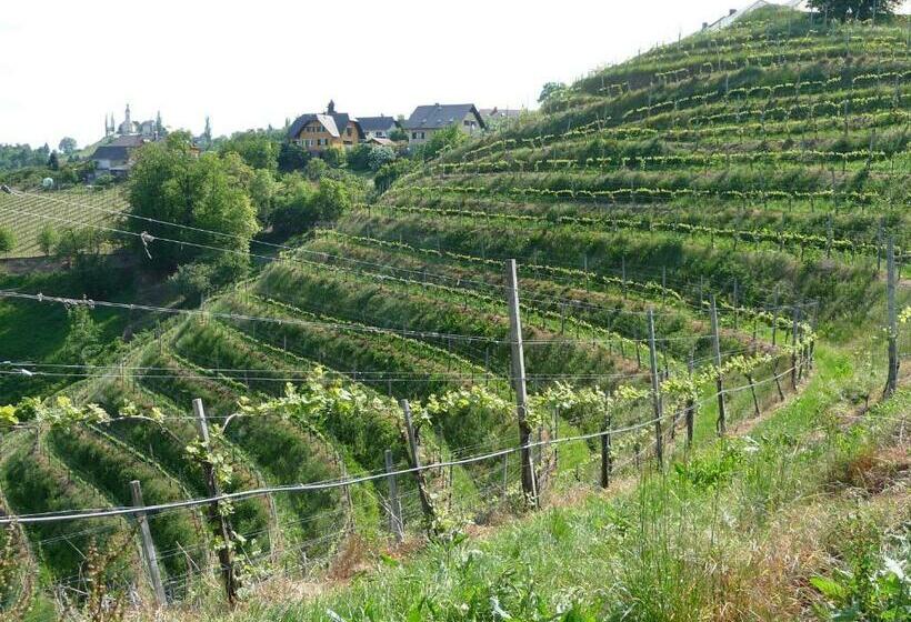 Bed and Breakfast Weingut Albert, Familie Cramer