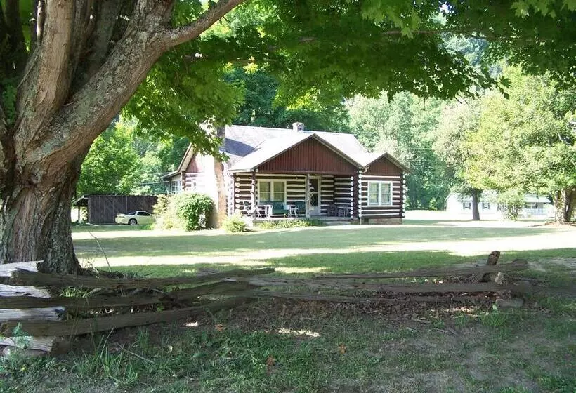 ホテル The Best! Gorgeous Cabin W Antiques For 2, Near Princeton  I 77