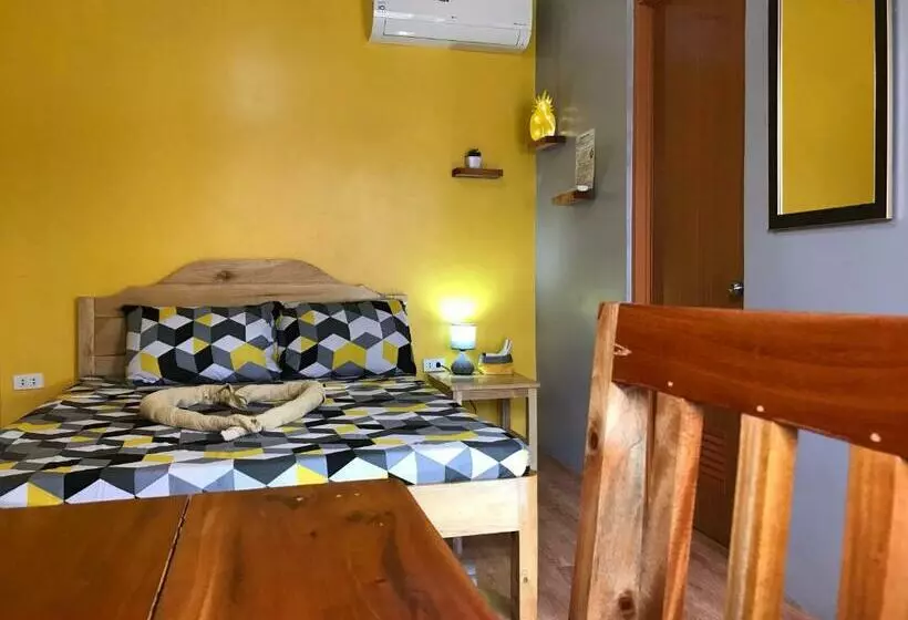 Majatalo Ananas Guesthouse