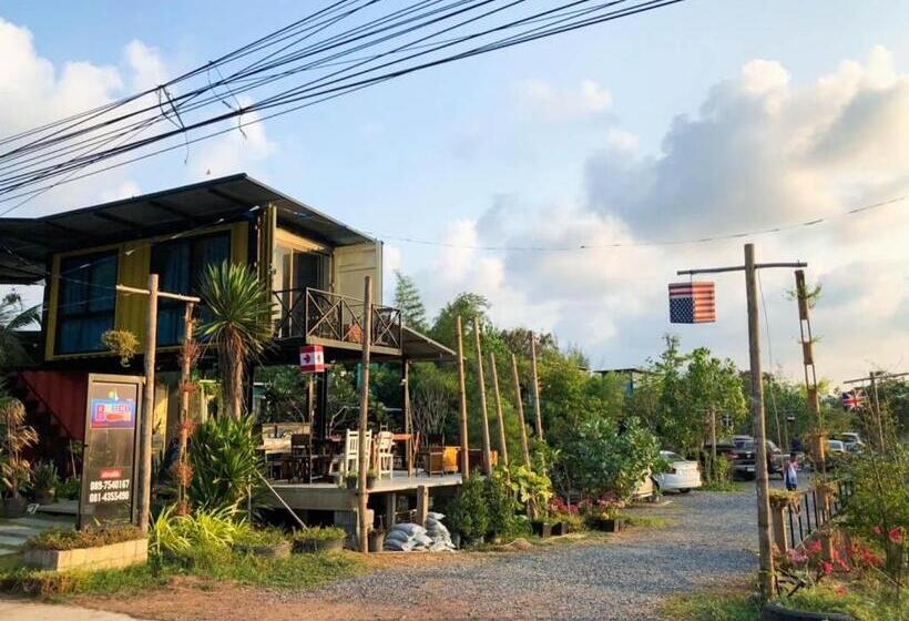 Beach Box Resort At Rimlay Rayong