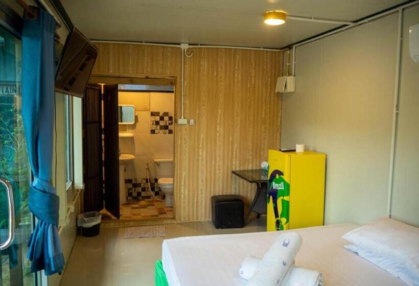Beach Box Resort At Rimlay Rayong