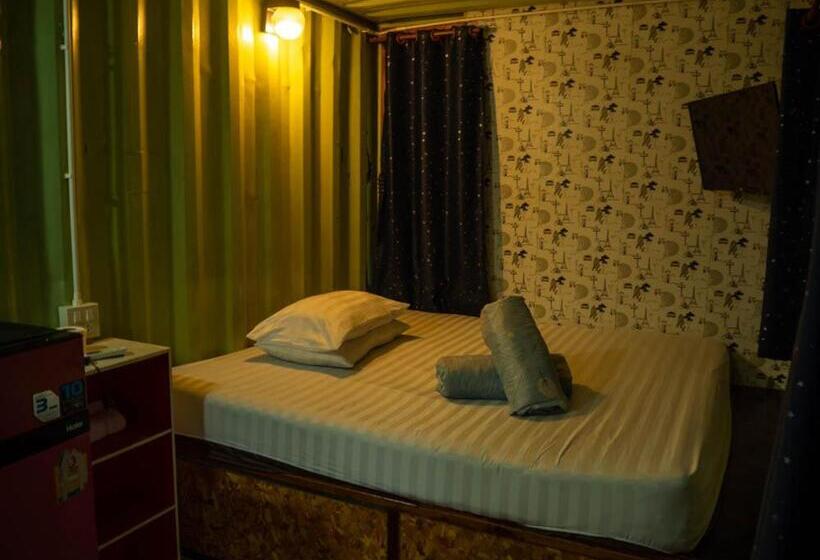 Beach Box Resort At Rimlay Rayong