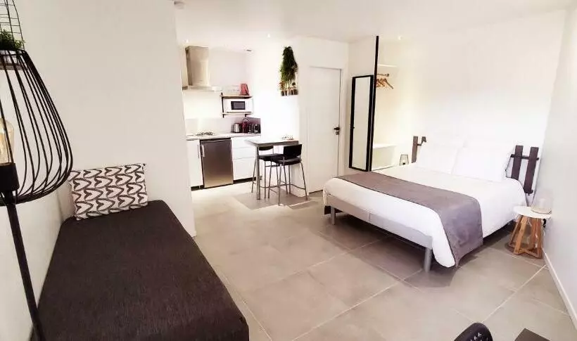 ペンション Sky   Appartement Meublé & Confort   écolodgîte