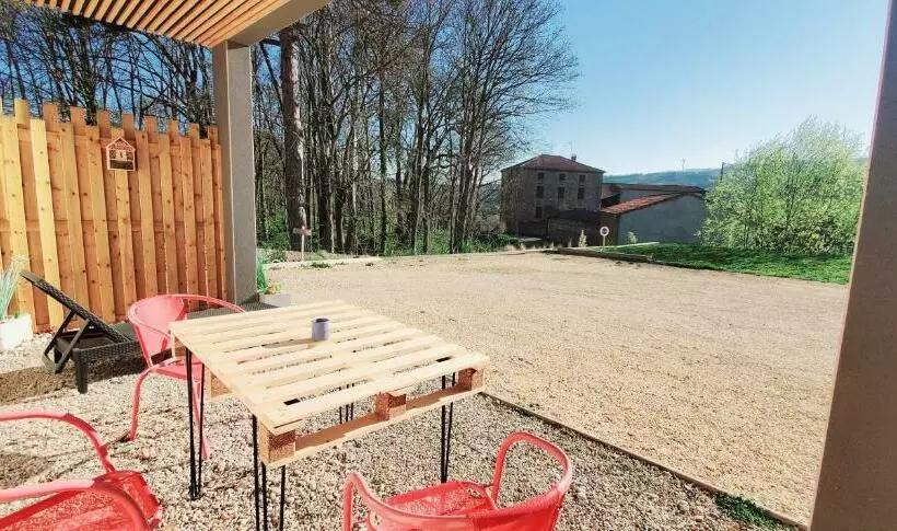 ペンション Sky   Appartement Meublé & Confort   écolodgîte