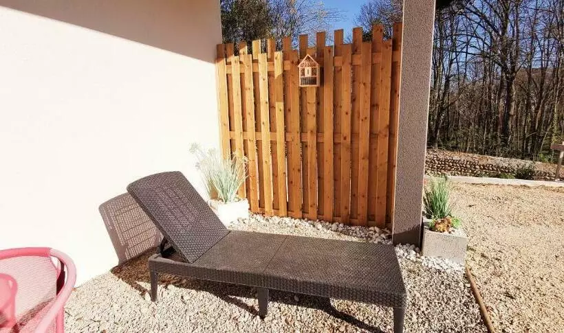 ペンション Sky   Appartement Meublé & Confort   écolodgîte