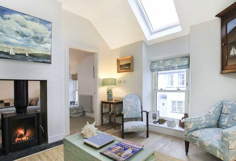 Ostello Sandy Mount House