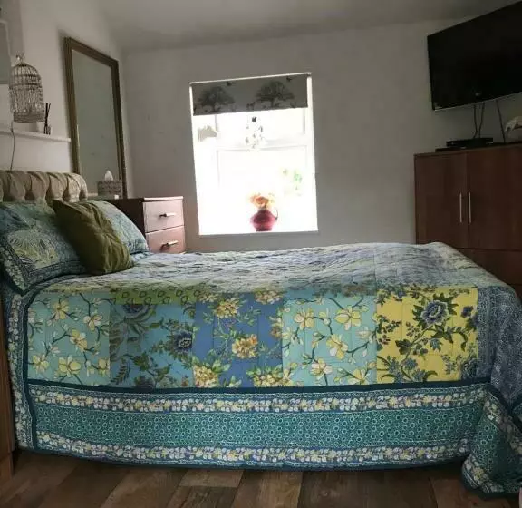 ベッドアンドブレックファースト Old Mill House