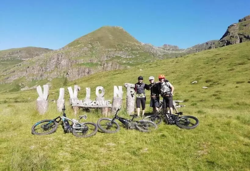 Hotelli Alpen Chalet   Charme Mountain