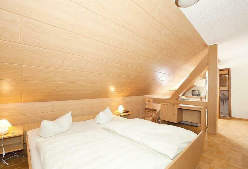 Отель Deutsches Haus