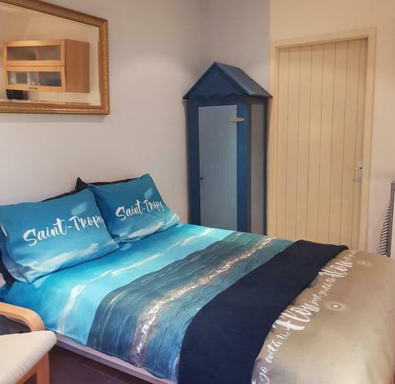 پانسیون Near The Beach