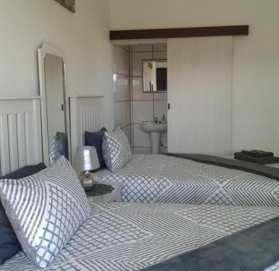 פנסיון Karoo View Guesthouse Cradock