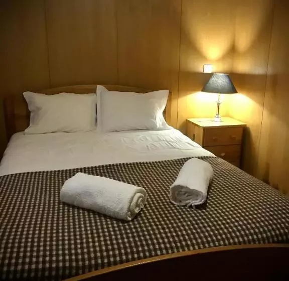 ユースホステル Alojamento De Montanha