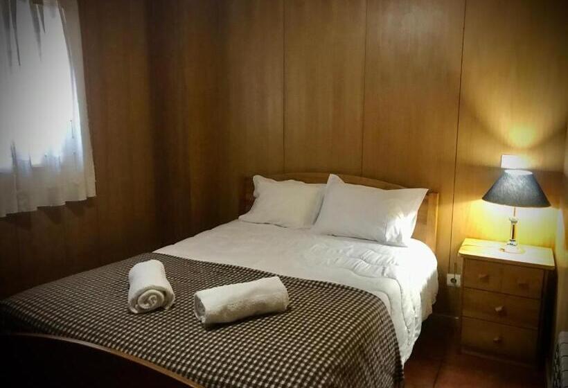 ユースホステル Alojamento De Montanha