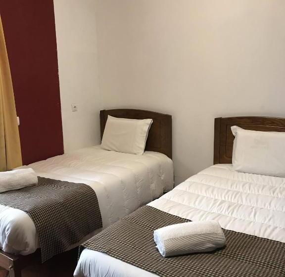 ユースホステル Alojamento De Montanha