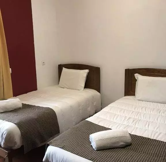 ユースホステル Alojamento De Montanha