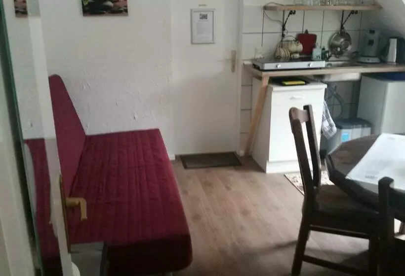 Aamiaismajoitus (B&B) Haus Am Dekernbach