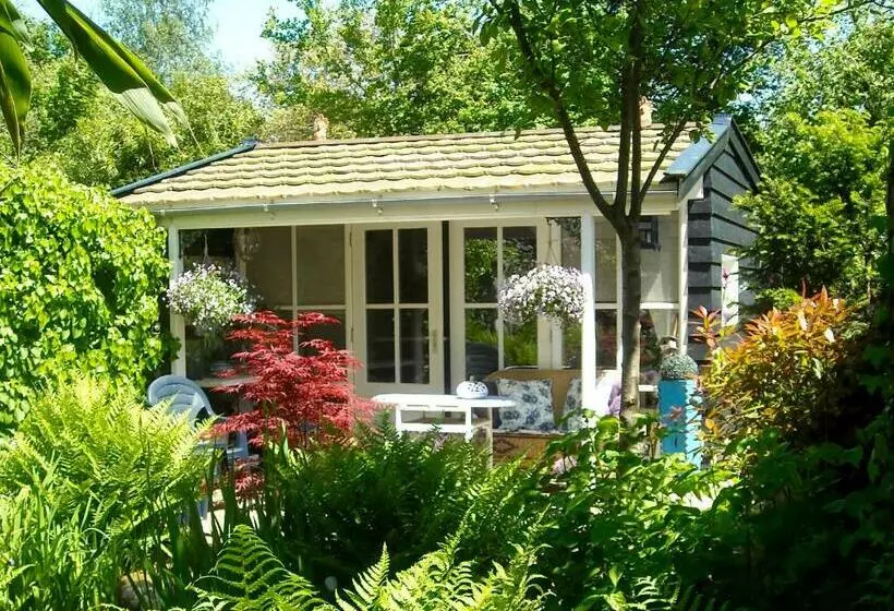 تختخواب و صبحانه Logies Het Tuinhuisje