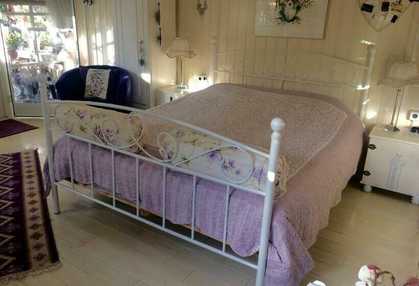 Bed and Breakfast Logies Het Tuinhuisje