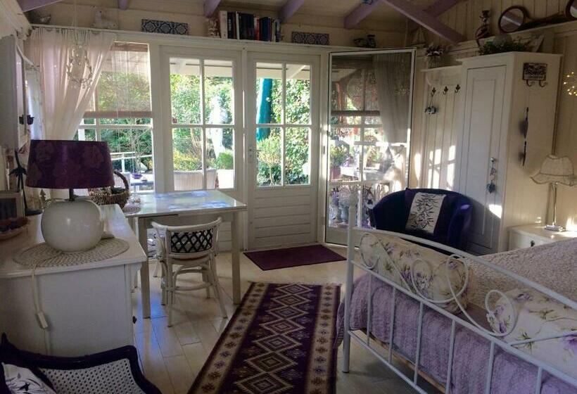 Bed and Breakfast Logies Het Tuinhuisje