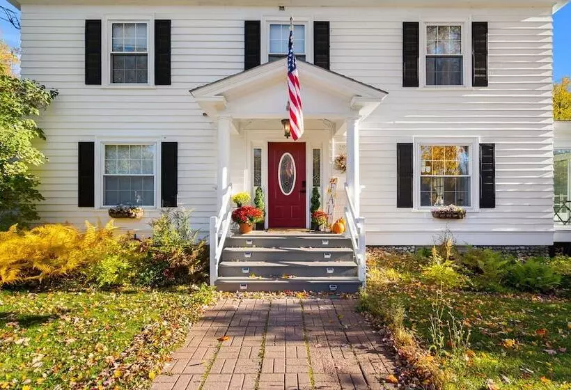 ベッドアンドブレックファースト Launchpoint Lodge: Entire