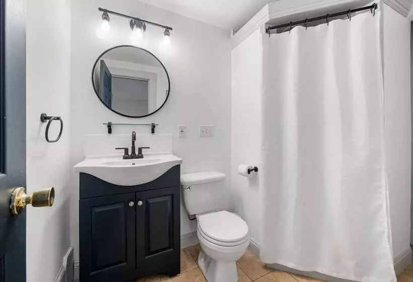 ベッドアンドブレックファースト Launchpoint Lodge: Entire