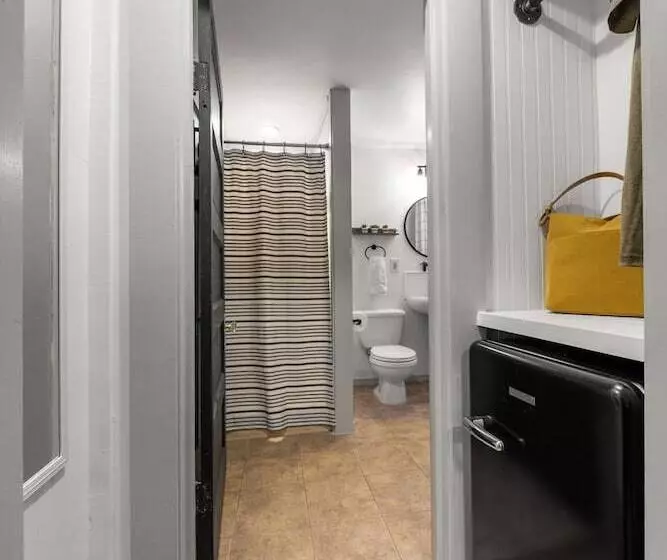 ベッドアンドブレックファースト Launchpoint Lodge: Entire