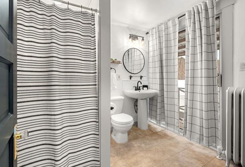 Nocleg ze śniadaniem Launchpoint Lodge: Entire