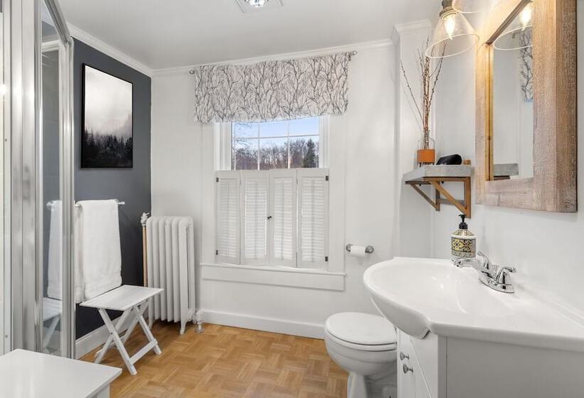 Nocleg ze śniadaniem Launchpoint Lodge: Entire