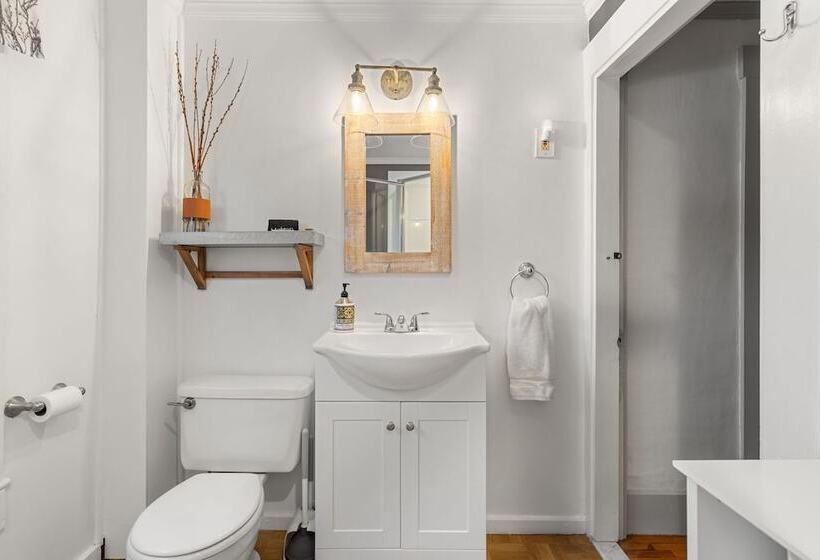 Nocleg ze śniadaniem Launchpoint Lodge: Entire