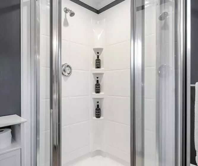 ベッドアンドブレックファースト Launchpoint Lodge: Entire