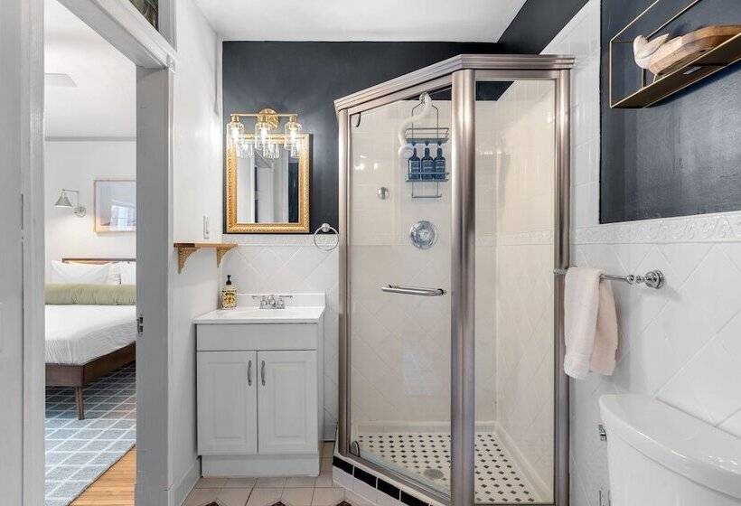 Nocleg ze śniadaniem Launchpoint Lodge: Entire