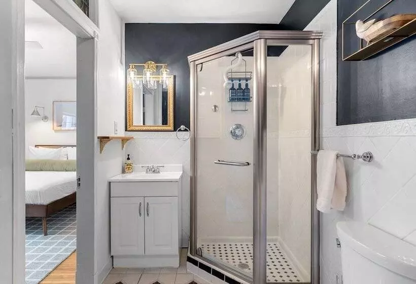 ベッドアンドブレックファースト Launchpoint Lodge: Entire