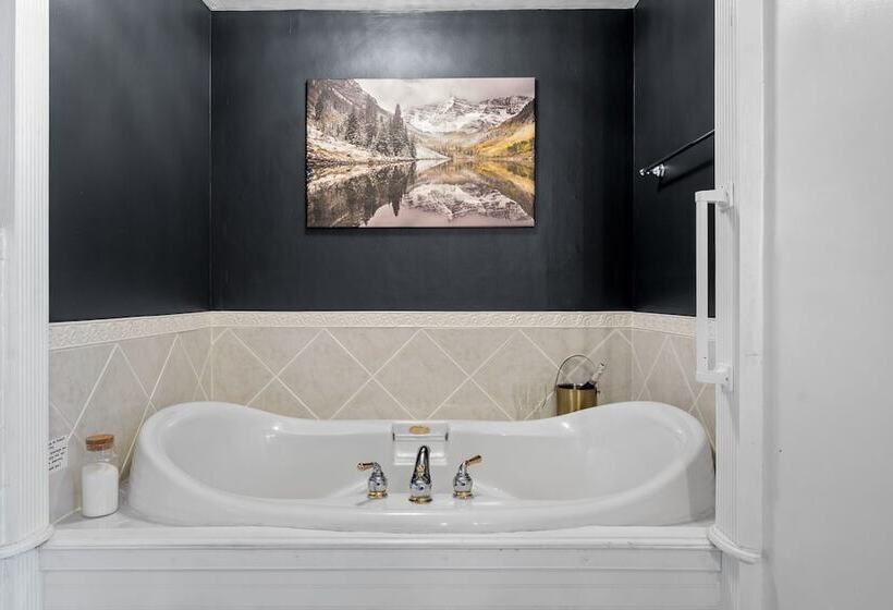 Nocleg ze śniadaniem Launchpoint Lodge: Entire