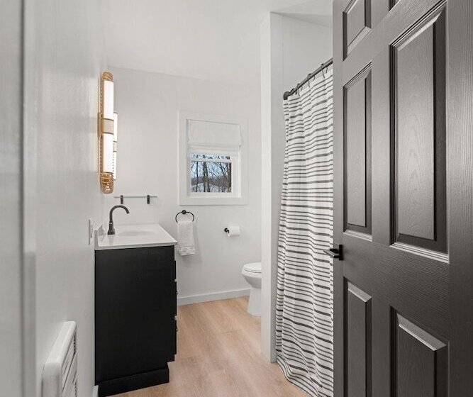 Nocleg ze śniadaniem Launchpoint Lodge: Entire