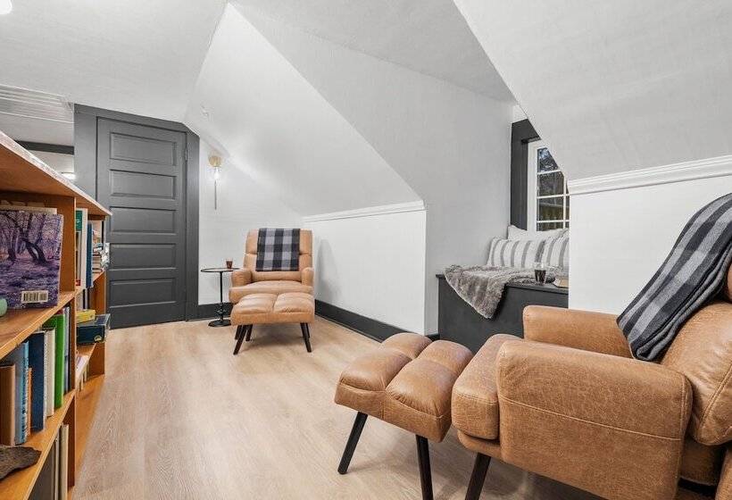 Nocleg ze śniadaniem Launchpoint Lodge: Entire