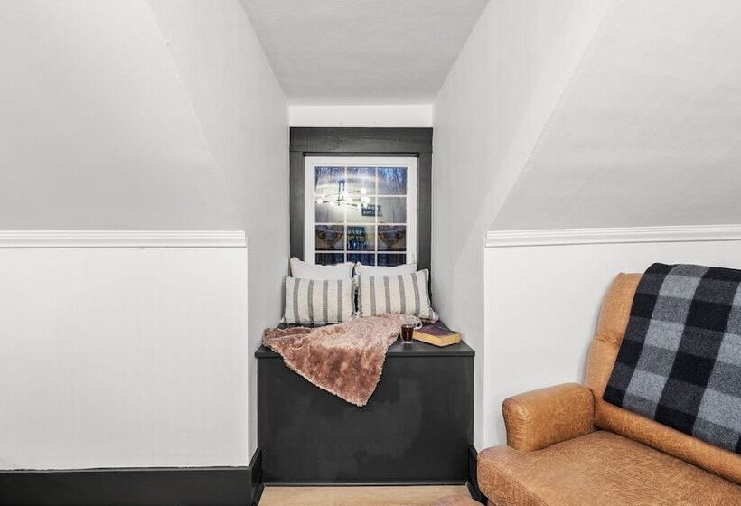 Nocleg ze śniadaniem Launchpoint Lodge: Entire