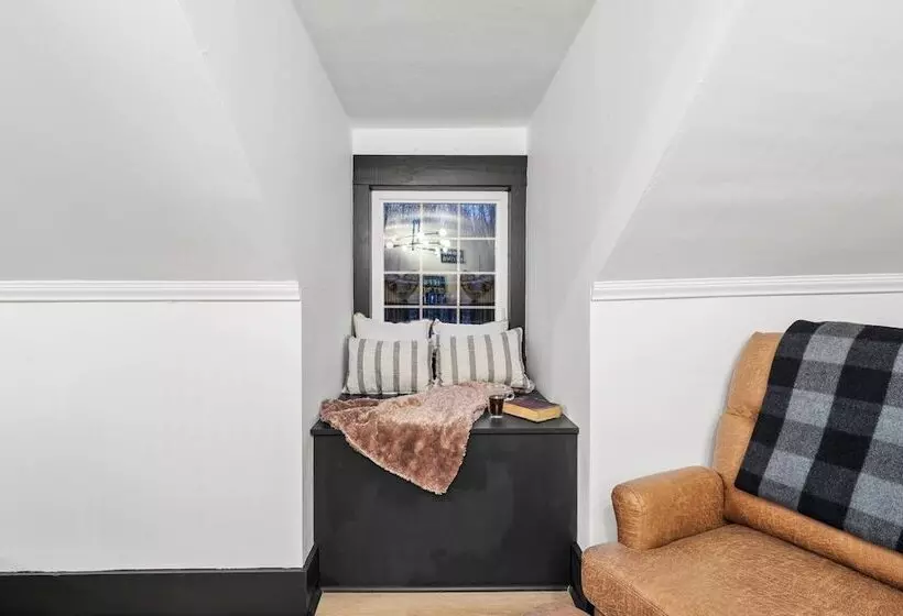 ベッドアンドブレックファースト Launchpoint Lodge: Entire